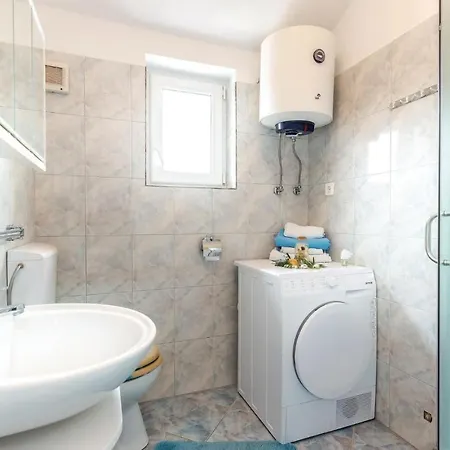1 Bedroom In *
