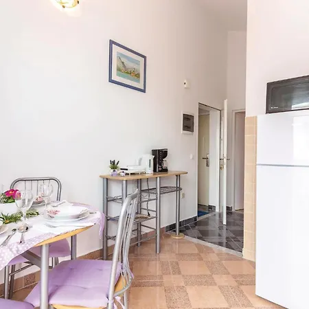 1 Bedroom In *