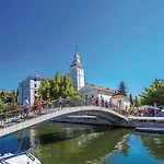 1 Bedroom In Lejlighed