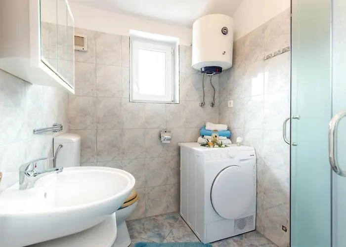 1 Bedroom In *