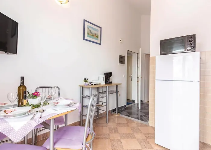 1 Bedroom In *